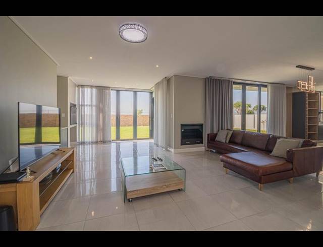 4 BEDROOM PROPERTY TO RENT IN MIDSTREAM HEIGHTS